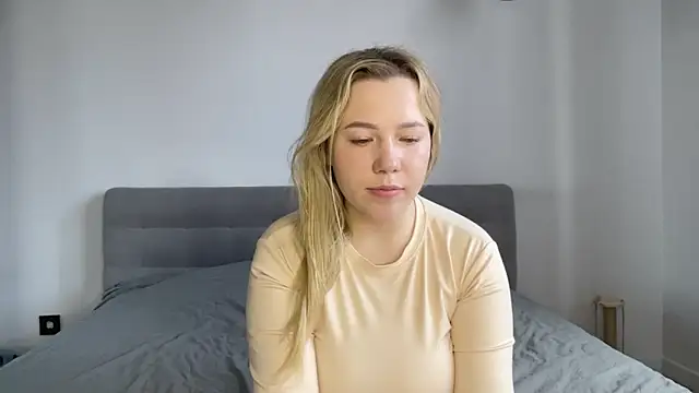 alyrasun online show from May 9, 7:01 am