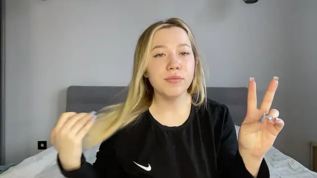 alyrasun online show from March 15, 5:58 am