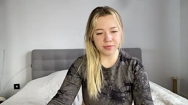 alyrasun online show from April 2, 6:42 am