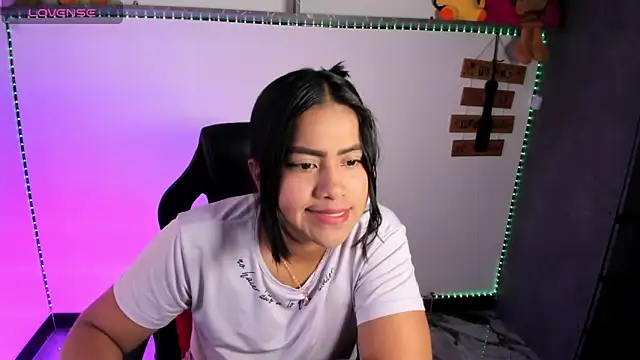 vickylatina  online show from March 10, 1:04 pm