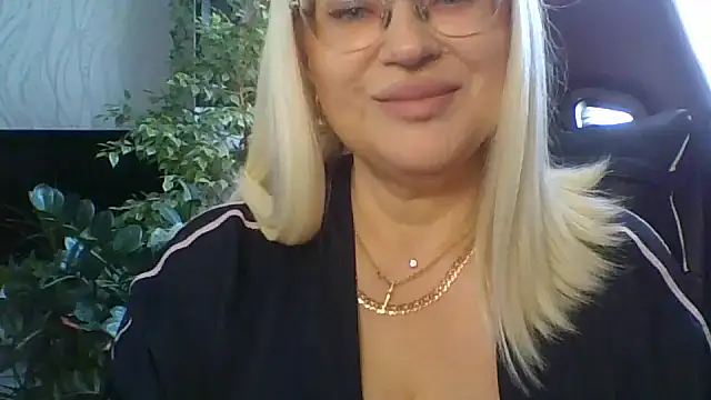 LianaSweetX online show from June 4, 8:30 am