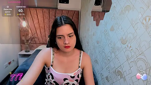 Zoe  Taylor   online show from March 15, 12:12 pm