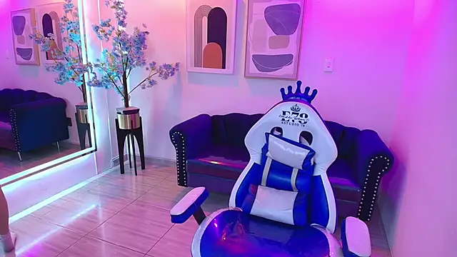 Miia  owens online show from June 2, 10:48 am