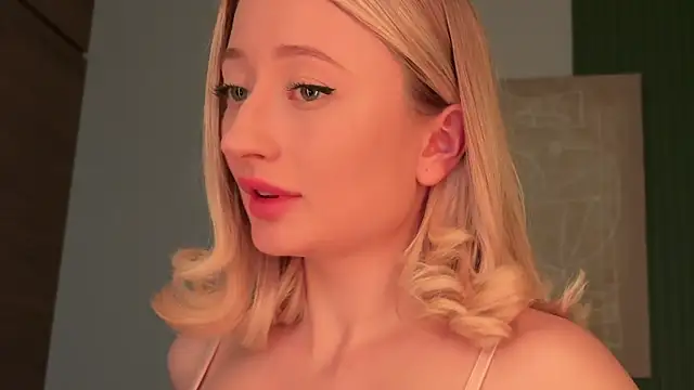 Wendy Amberr online show from March 13, 4:34 pm