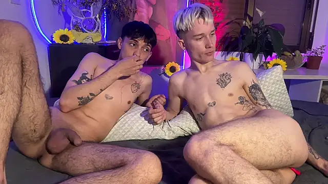 AlphaTwinks online show from April 2, 7:53 pm