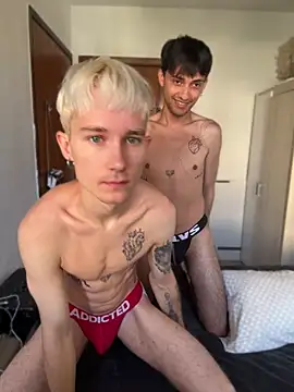 AlphaTwinks online show from April 16, 9:54 am