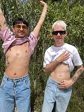 AlphaTwinks online show from April 7, 11:45 am