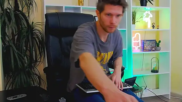 Eddie Baker online show from April 28, 2:27 am