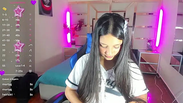 sofia belmont online show from March 7, 2:00 pm