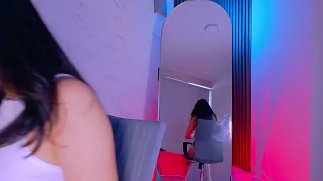 MiiaCullens online show from April 7, 12:18 pm