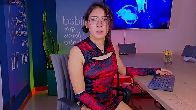 MiiaCullens online show from April 15, 12:32 pm