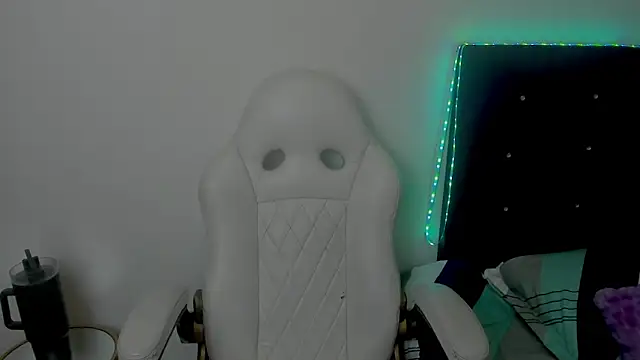 madelinesquirt online show from April 12, 7:17 pm