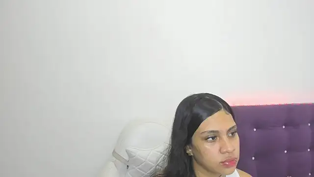 madelinesquirt online show from May 18, 6:56 pm