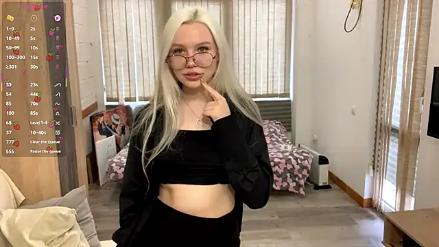 Sweet Ria online show from May 3, 12:53 pm