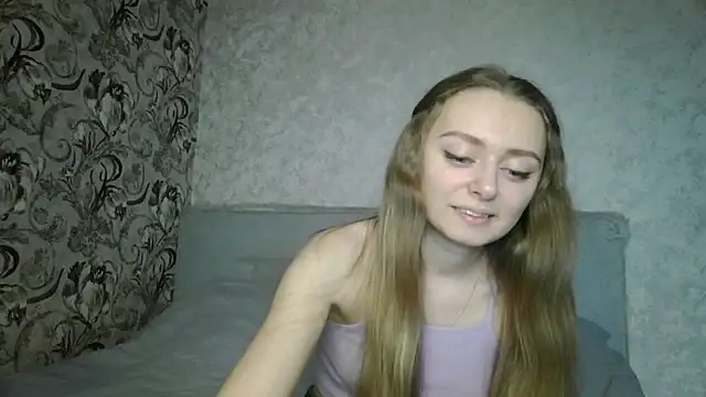 MysticGlimmer online show from April 2, 1:40 pm