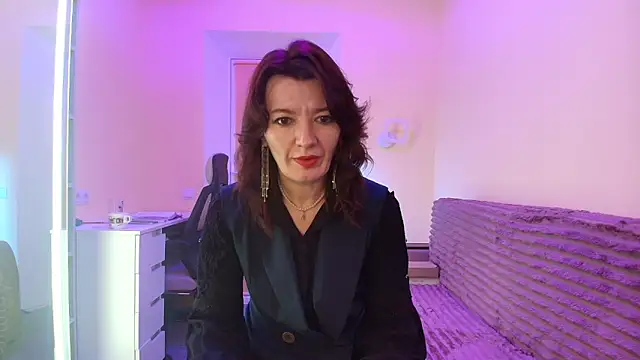 Bonnie Naughtyy online show from May 13, 5:20 pm