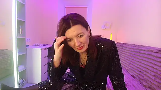 Bonnie Naughtyy online show from May 18, 4:23 pm