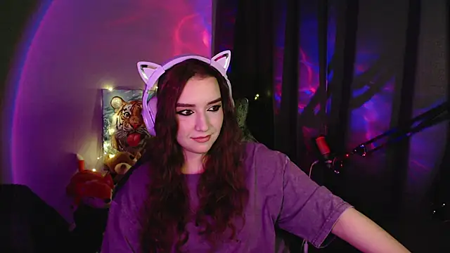 Celia Sensual  online show from June 7, 8:25 pm