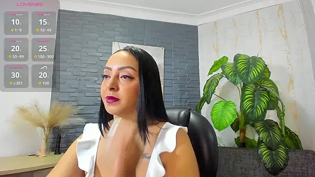 shirley taylor  online show from March 30, 11:33 am