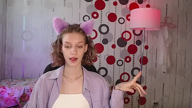 Snapshot of Chrissy_Joyful chatting on June 15, 4:01 am Chrissy Joyful online show from June 15, 4:01 am