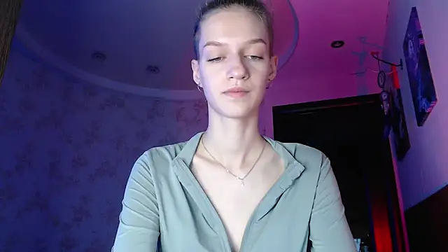 Snapshot of Chrissy_Joyful chatting on June 18, 5:06 am Chrissy Joyful online show from June 18, 5:06 am