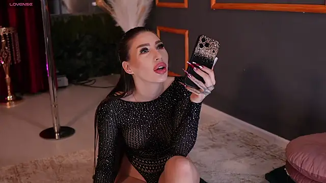 BurgundyMuse online show from April 1, 6:16 pm