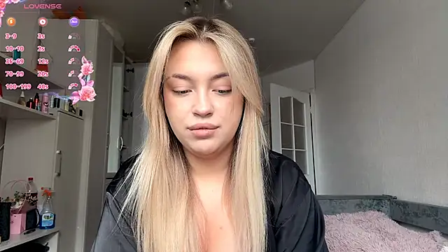 WonderedFlair online show from March 15, 9:38 am