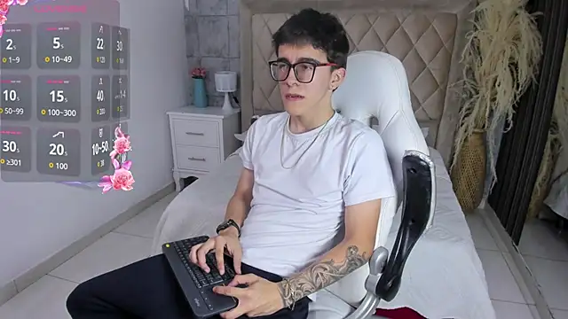 TylerCross  online show from April 6, 8:10 pm