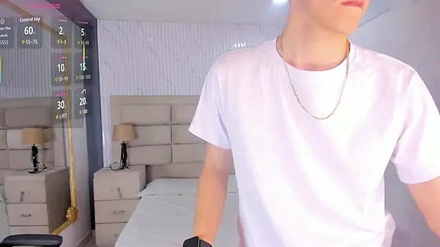 TylerCross  online show from April 22, 8:26 pm