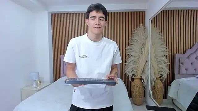 TylerCross  online show from April 23, 8:21 pm