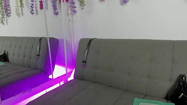 Petite Artemis online show from March 28, 1:39 am