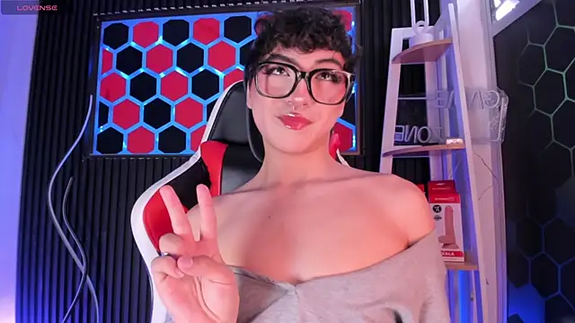 Cristopher Wild online show from May 11, 8:28 pm