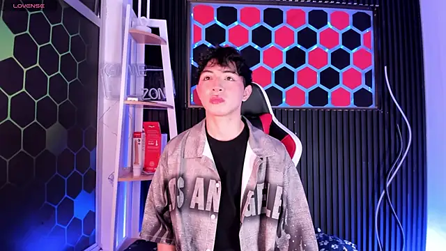 Cristopher Wild online show from May 3, 8:56 pm