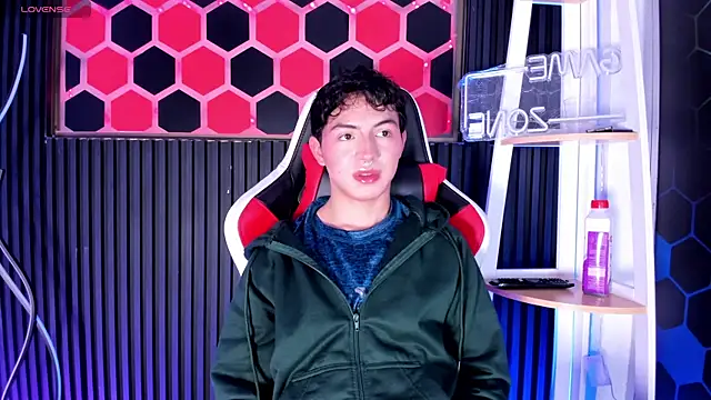 Cristopher Wild online show from April 14, 8:36 pm