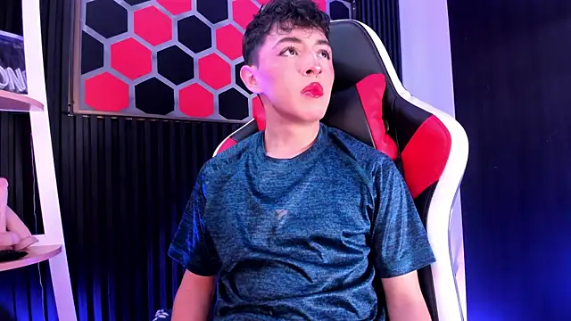 Cristopher Wild online show from May 28, 8:59 pm