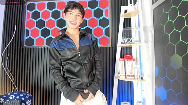 Cristopher Wild online show from May 6, 8:57 pm