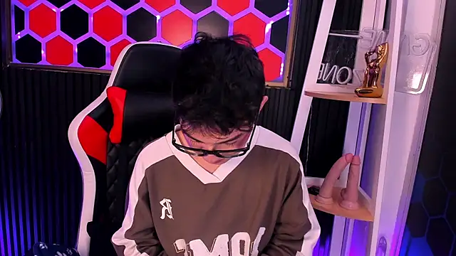 Cristopher Wild online show from June 11, 8:17 pm