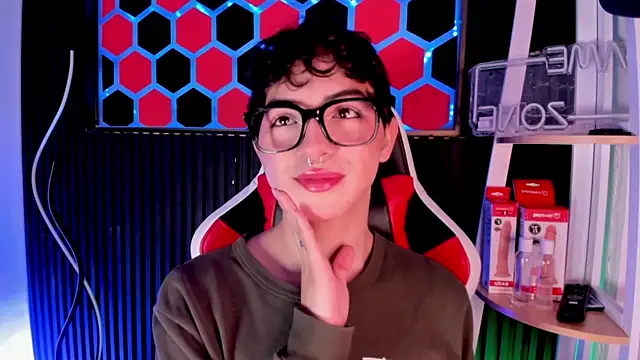Cristopher Wild online show from April 29, 5:52 pm