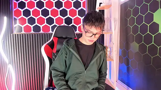 Cristopher Wild online show from May 20, 8:17 pm
