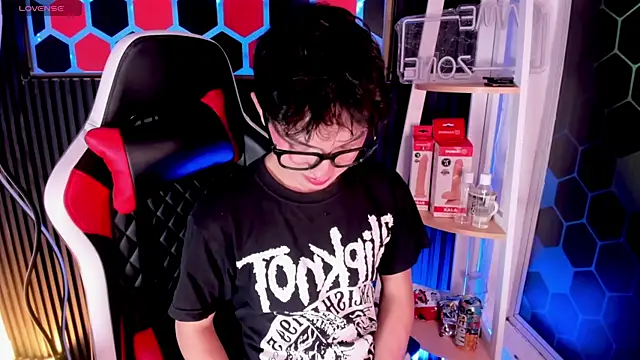 Cristopher Wild online show from April 30, 8:57 pm