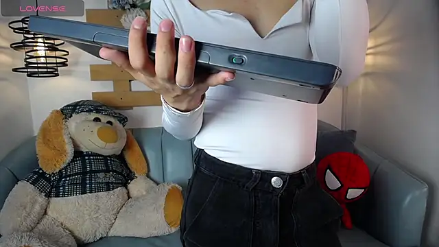 Cristopher Wild online show from May 12, 8:37 pm
