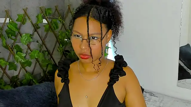 tatianasquirthot online show from March 26, 7:12 pm