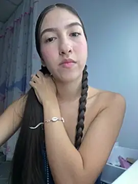 sara omi online show from April 3, 8:43 am