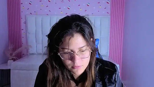lucero s1 online show from April 30, 3:13 am