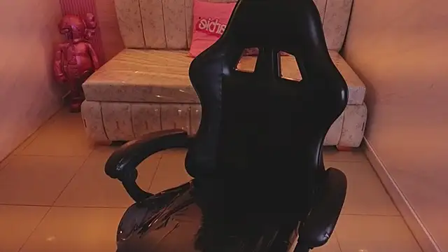 lucero s1 online show from April 11, 7:45 am