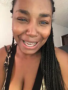 almaseductora online show from April 21, 8:37 pm