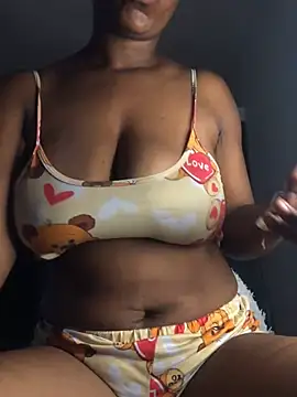 almaseductora online show from April 19, 11:11 am