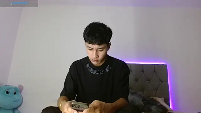 Snapshot of Sebas_fire4 chatting on May 24, 7:58 pm Sebas fire4 online show from May 24, 7:58 pm