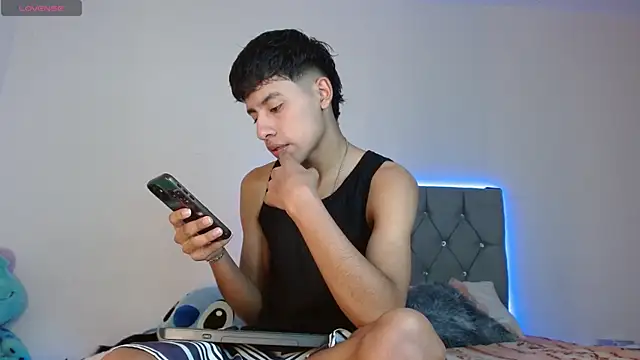 Sebas fire4 online show from May 6, 3:49 pm