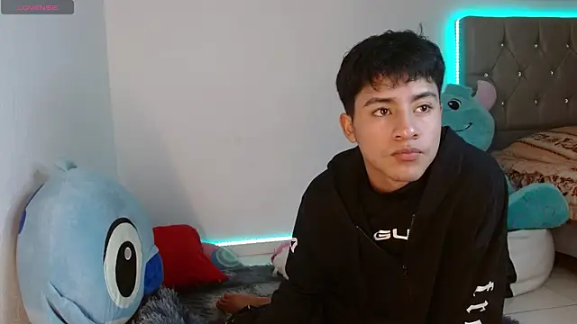 Sebas fire4 online show from April 17, 9:17 pm